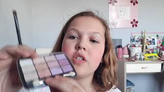 Tuto maquillage petite fille [upl. by Ardnos585]